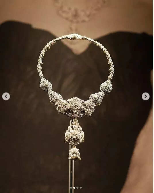 Queen Elizabeth Nizam of Hyderabad gift 1947 300 diamond necklace 2 Queen Elizabeth Nizam of Hyderabad gift 1947 300 diamond necklace 2