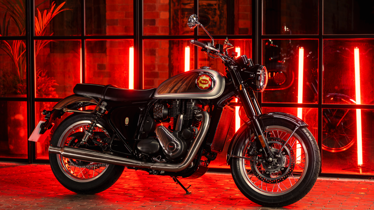 BSA Goldstar 650: Rs 3.09 Lakh 