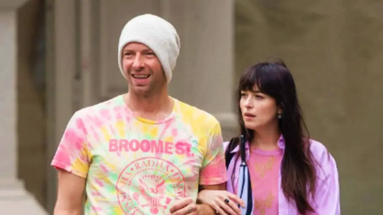 Dakota Johnson-Chris Martin Still Together? Singer Roots For Actress’ Film At Coldplay’s Gig Amid Breakup News Dakota Johnson-Chris Martin Still Together? Singer Roots For Actress’ Film At Coldplay’s Gig Amid Breakup News